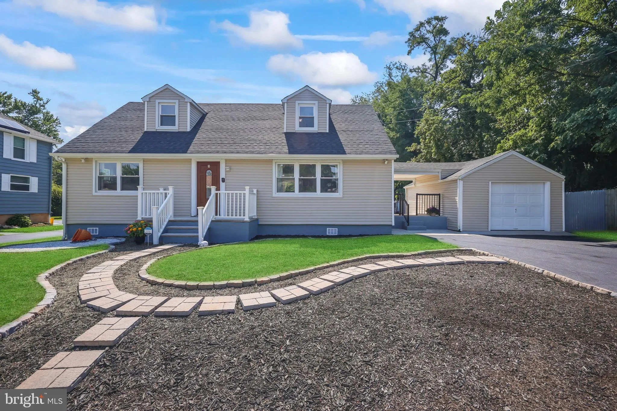 Ewing, New Jersey 08638, United States, 3 Bedrooms Bedrooms, ,2 BathroomsBathrooms,Residential,Pending,182527