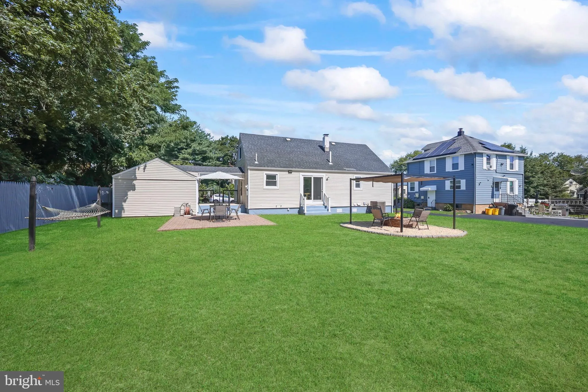 Ewing, New Jersey 08638, United States, 3 Bedrooms Bedrooms, ,2 BathroomsBathrooms,Residential,Pending,182527