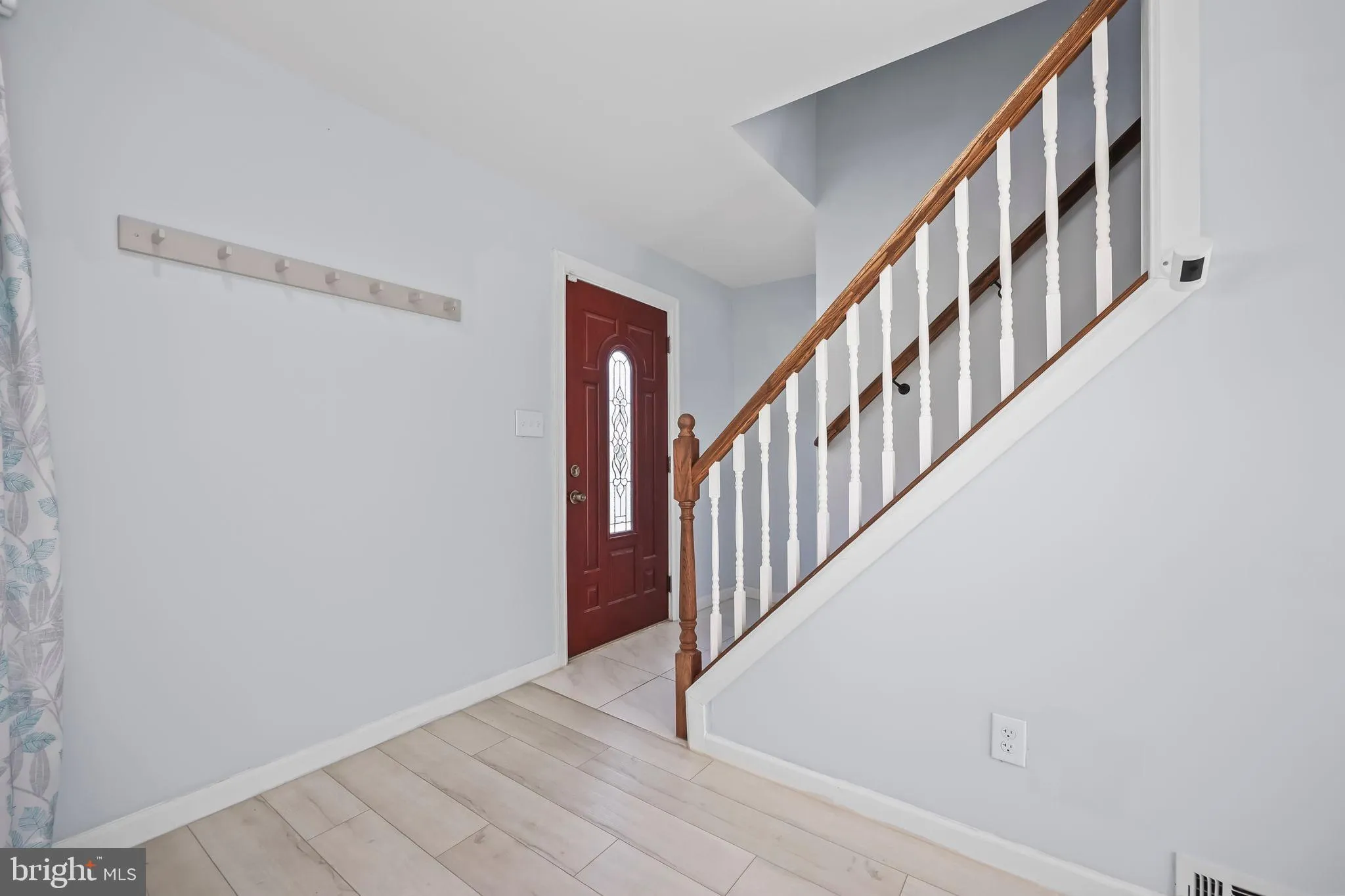 Ewing, New Jersey 08638, United States, 3 Bedrooms Bedrooms, ,2 BathroomsBathrooms,Residential,Pending,182527