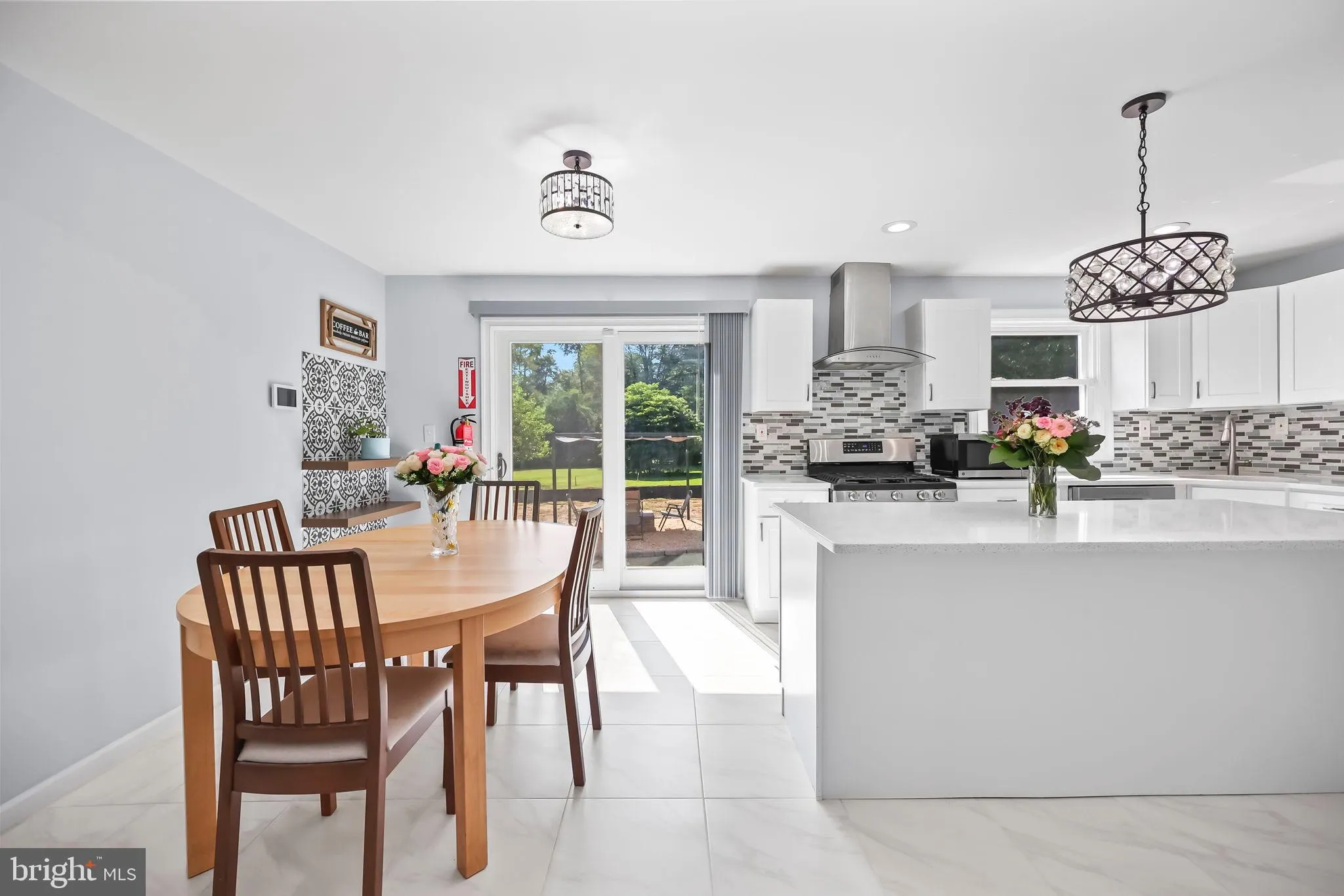 Ewing, New Jersey 08638, United States, 3 Bedrooms Bedrooms, ,2 BathroomsBathrooms,Residential,Pending,182527