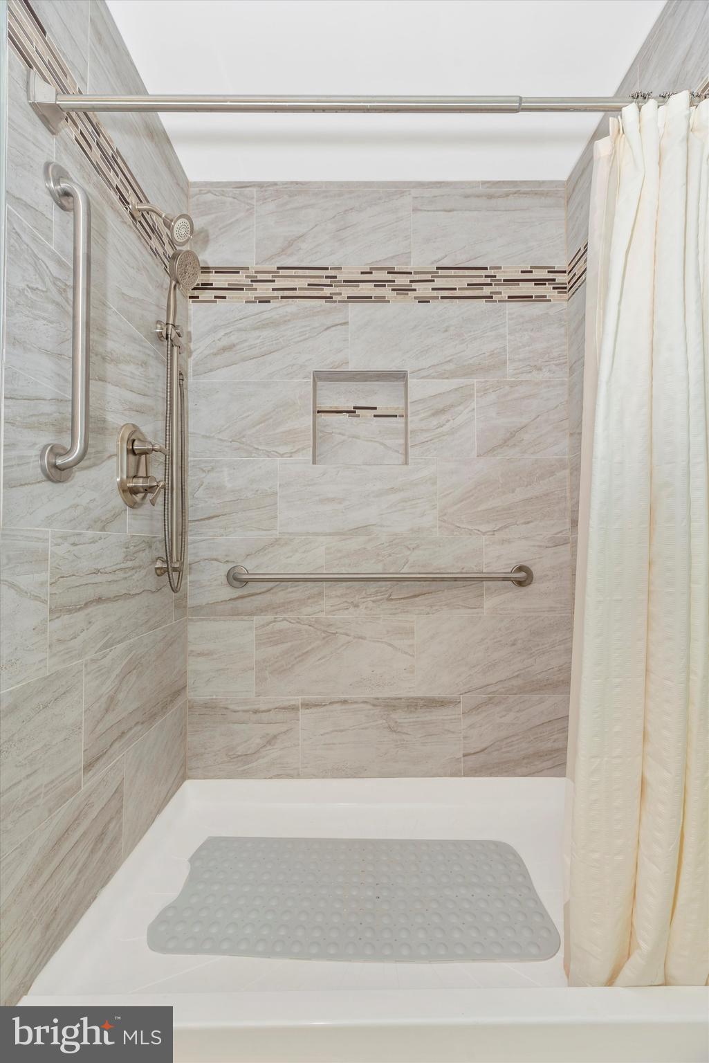 WARFIELDSBURG - Residential