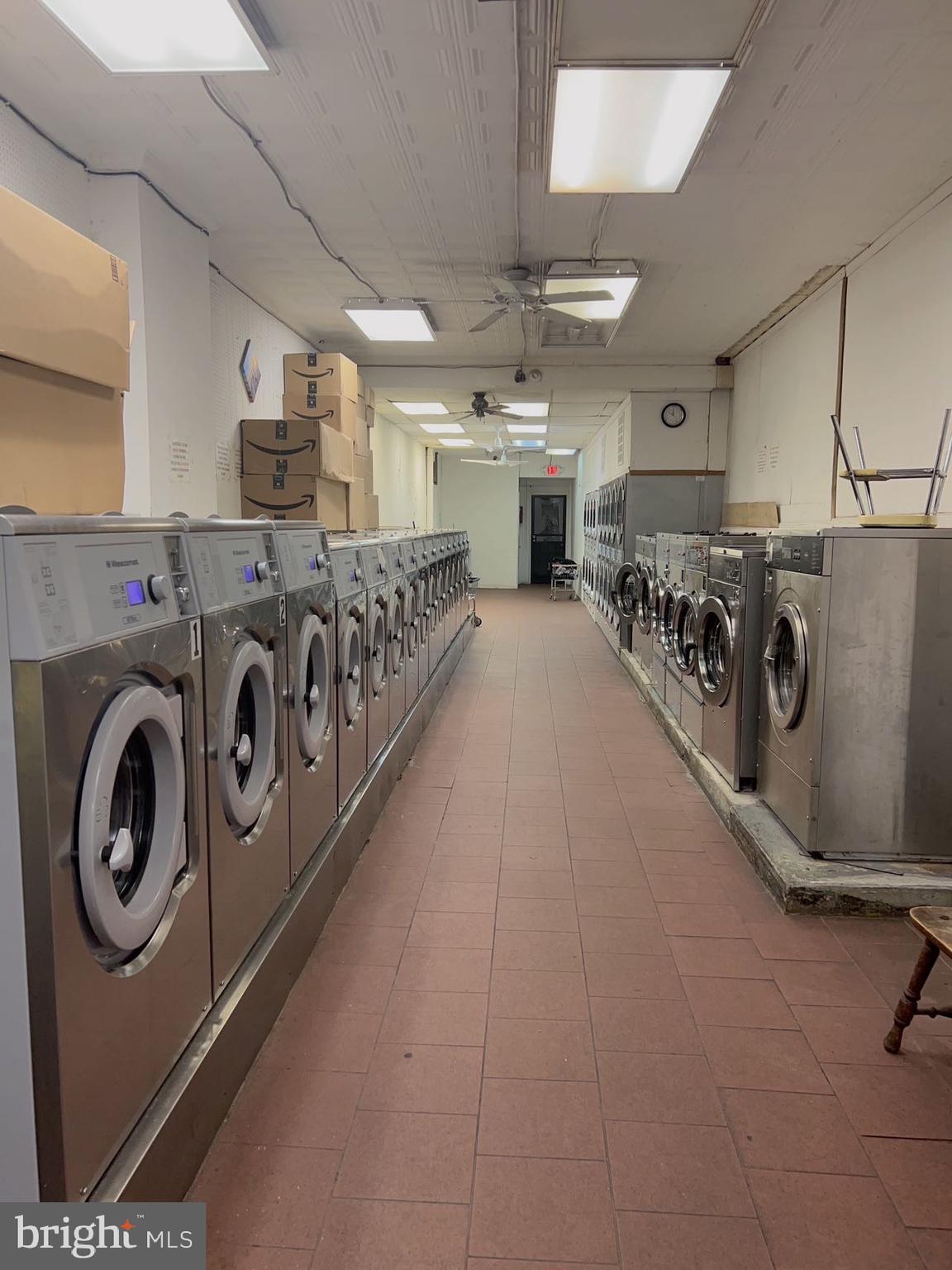 PHILADELPHIA (WEST) - Commercial Sale