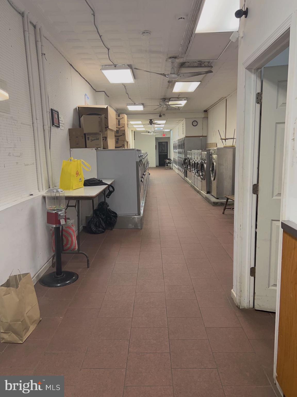 PHILADELPHIA (WEST) - Commercial Sale