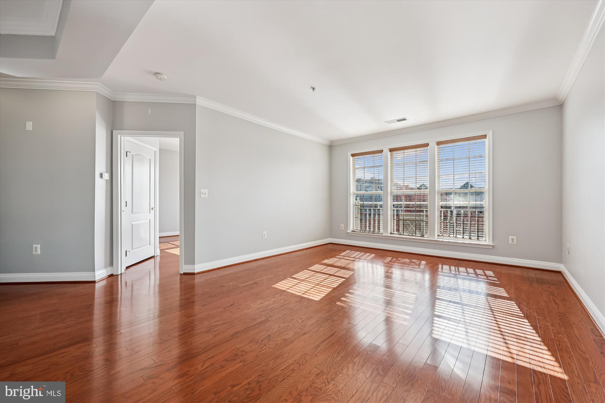 802 GRAND CHAMPION DRIVE 11-303