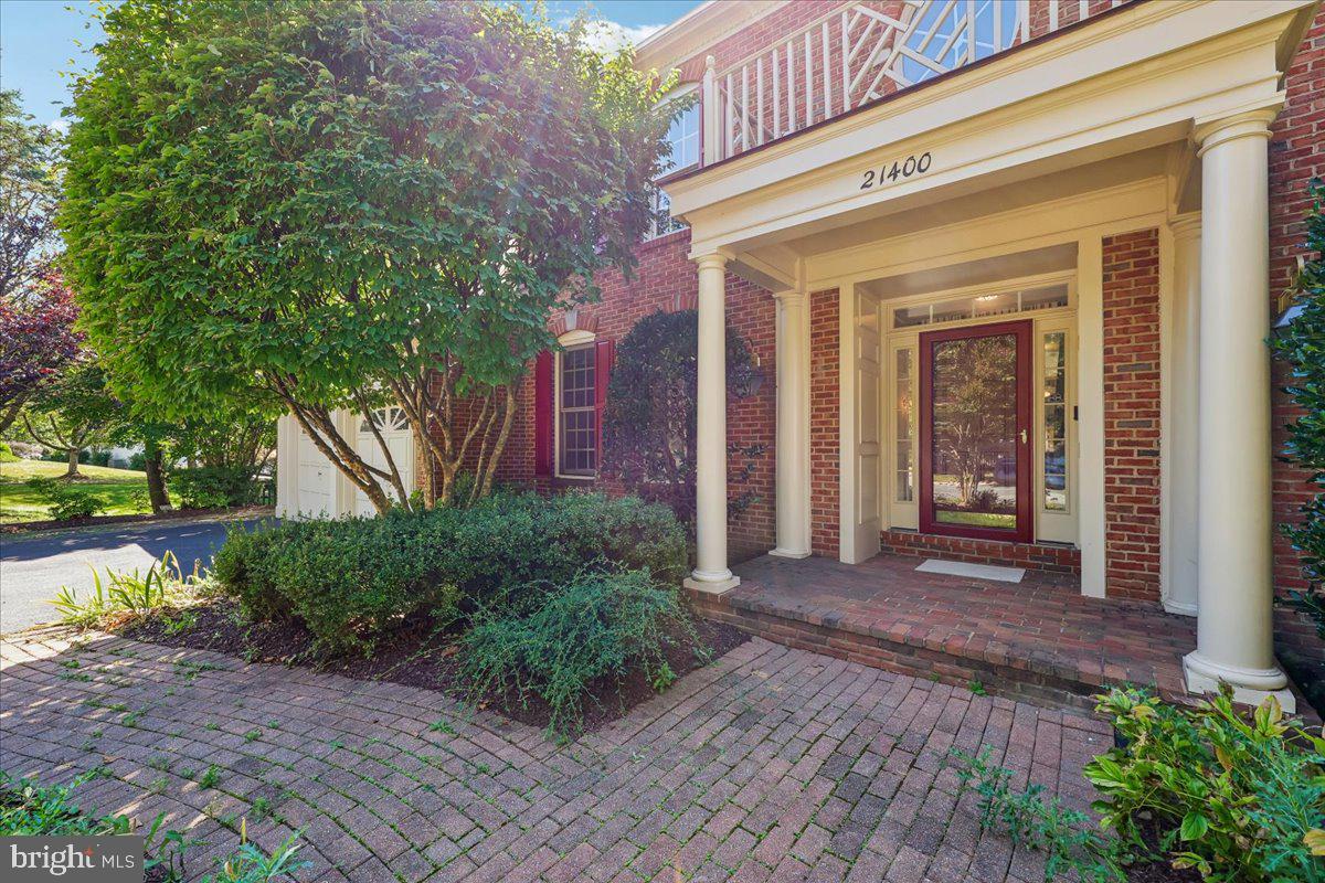 21400 MANOR VIEW CIRCLE