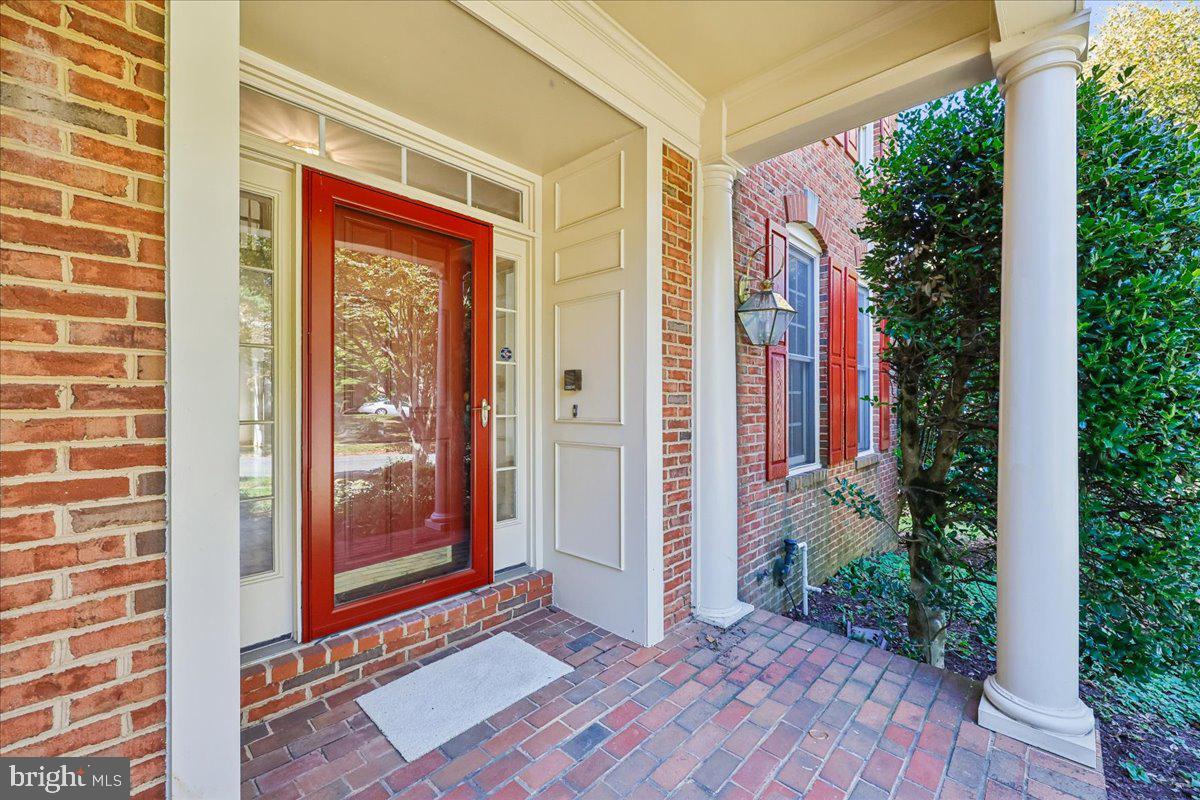 21400 MANOR VIEW CIRCLE