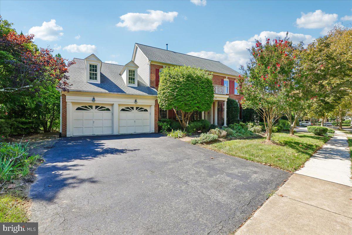 21400 MANOR VIEW CIRCLE