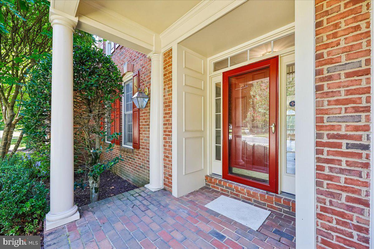 21400 MANOR VIEW CIRCLE