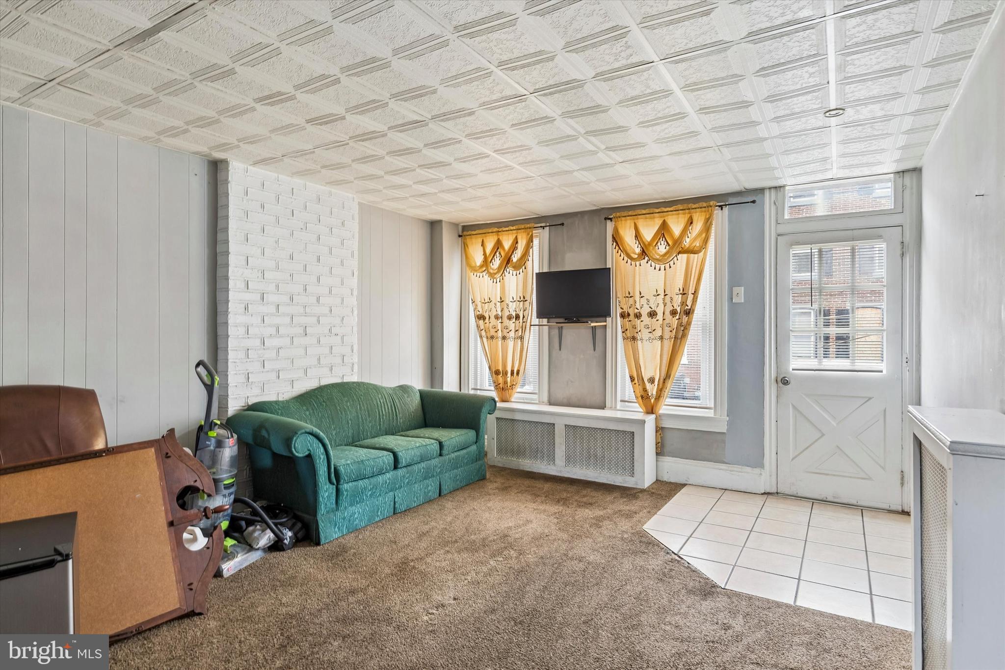 NORRISTOWN - Residential