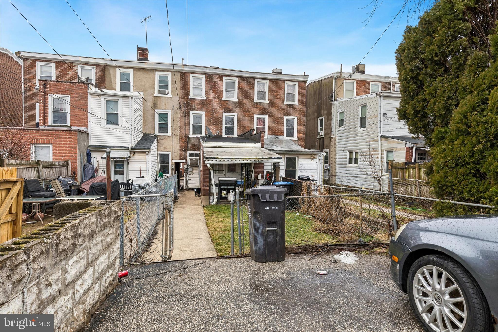 NORRISTOWN - Residential