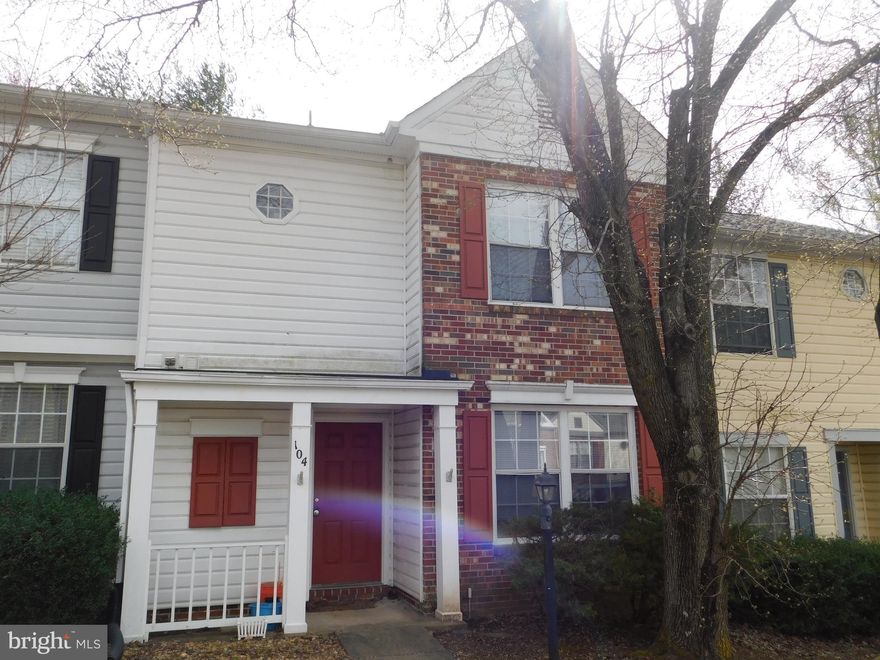 Great two level townhouse with TWO MASTER SUITES in an amazing location.  Close to schools, shopping, commuter lots, I-95, and Quantico. Eat-in kitchen with separate dining room and fenced yard!! Pets case by case.  No cats. 2 pet maximum. No vouchers.