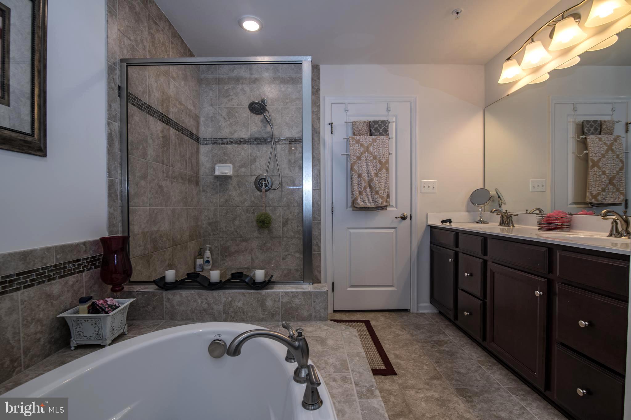 OAK CREEK CLUB - Residential