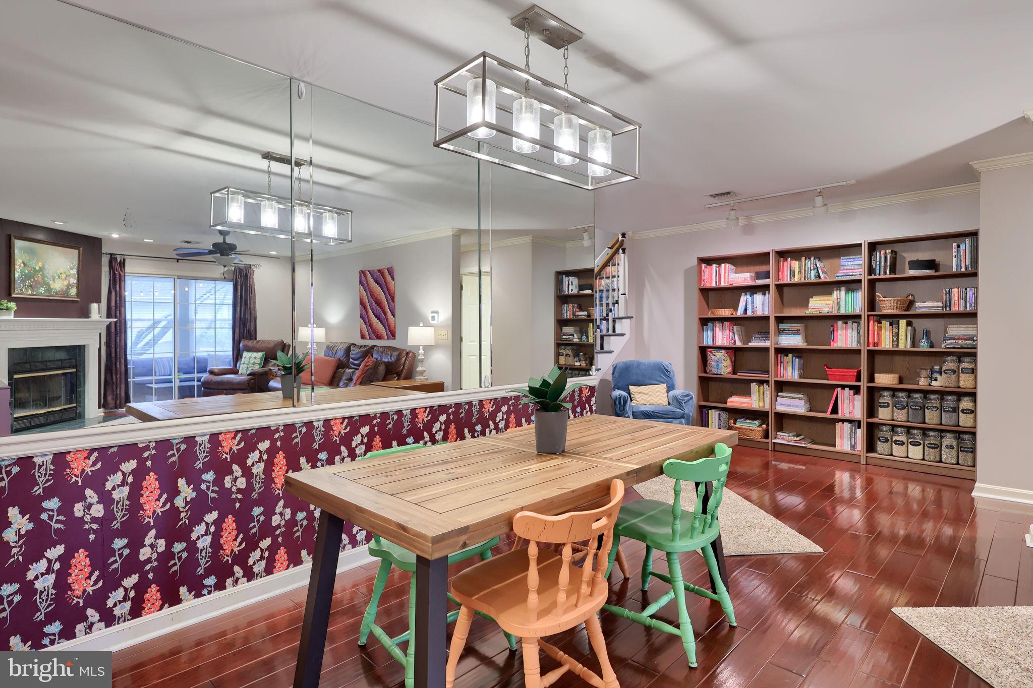 COUNTRY PLACE - Residential