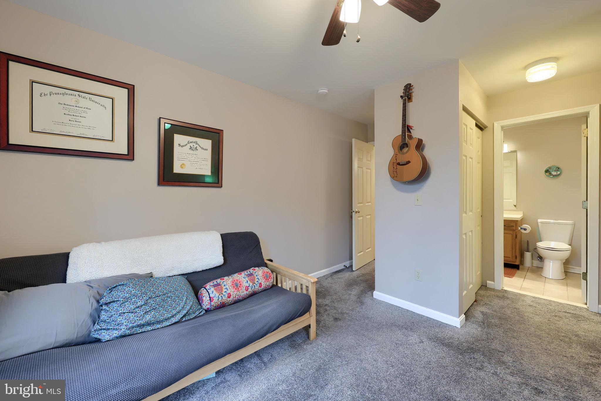 COUNTRY PLACE - Residential