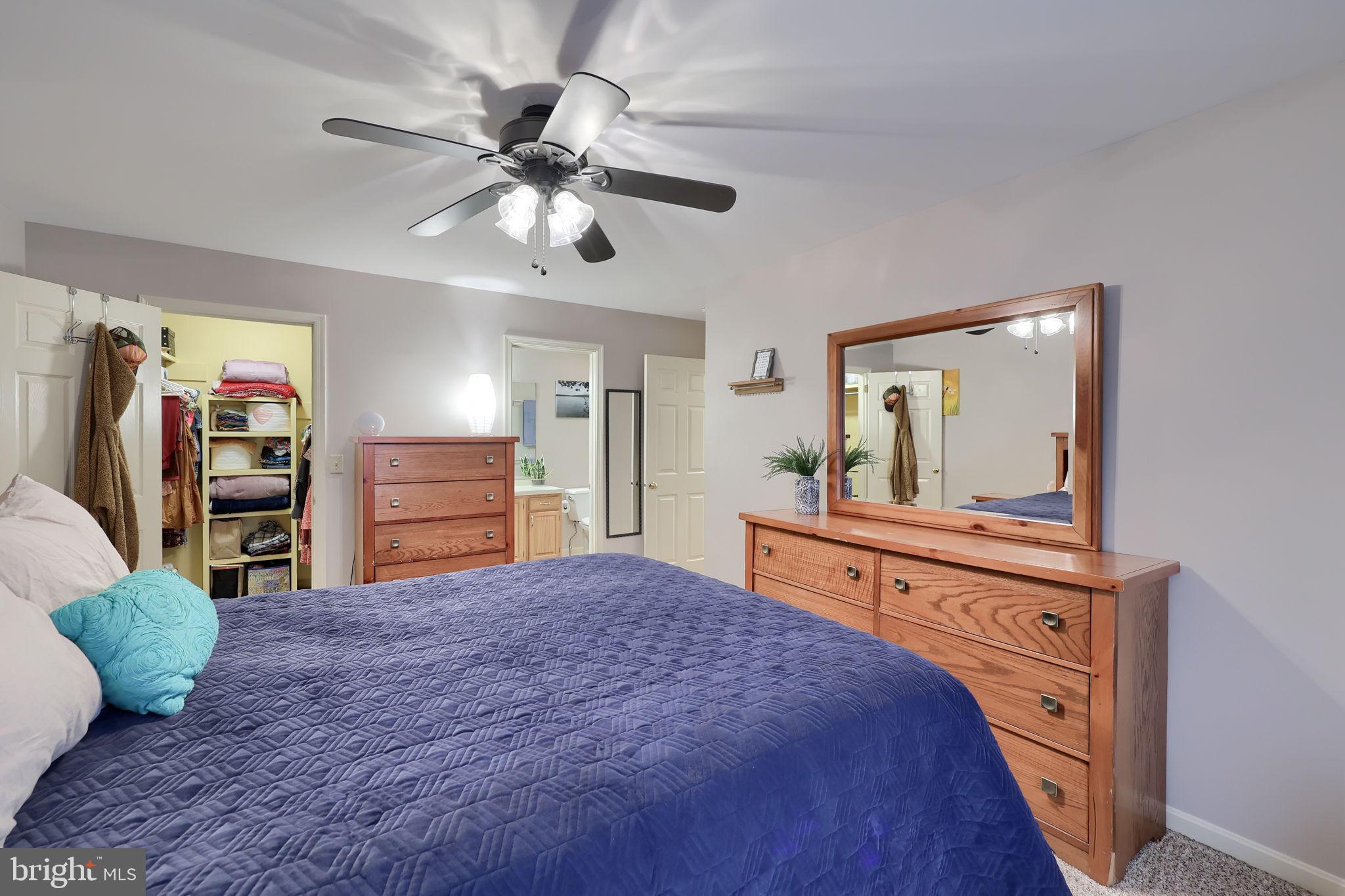 COUNTRY PLACE - Residential