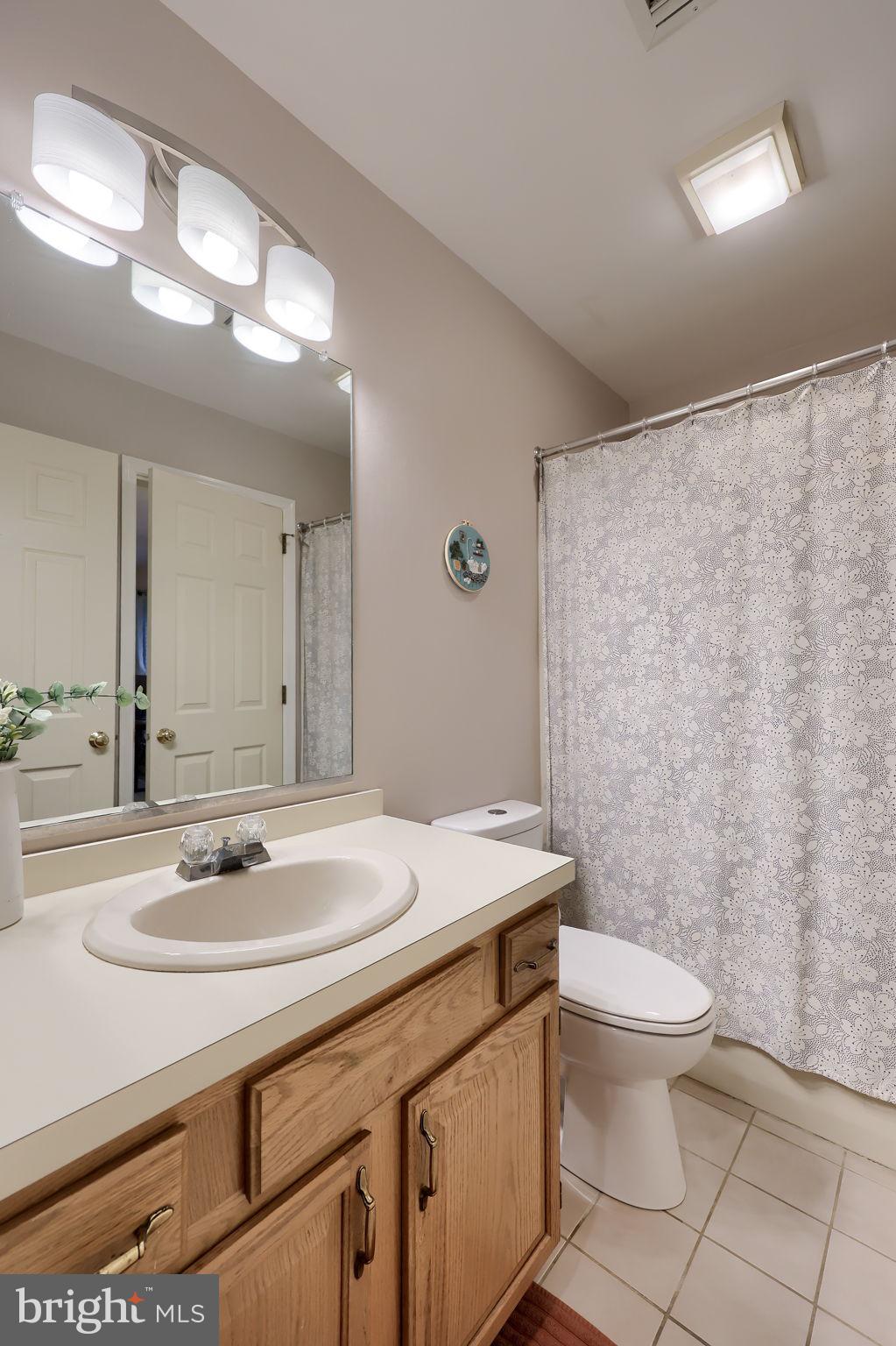 COUNTRY PLACE - Residential