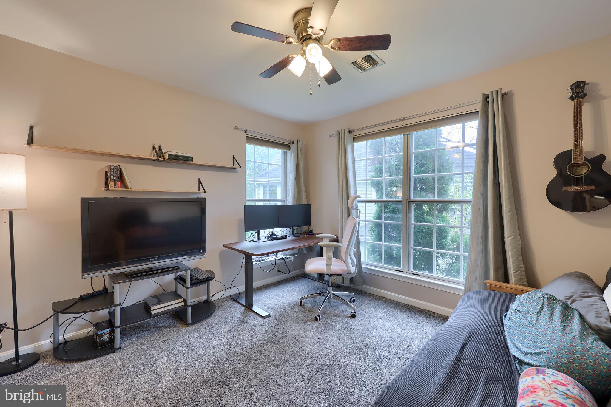 COUNTRY PLACE - Residential