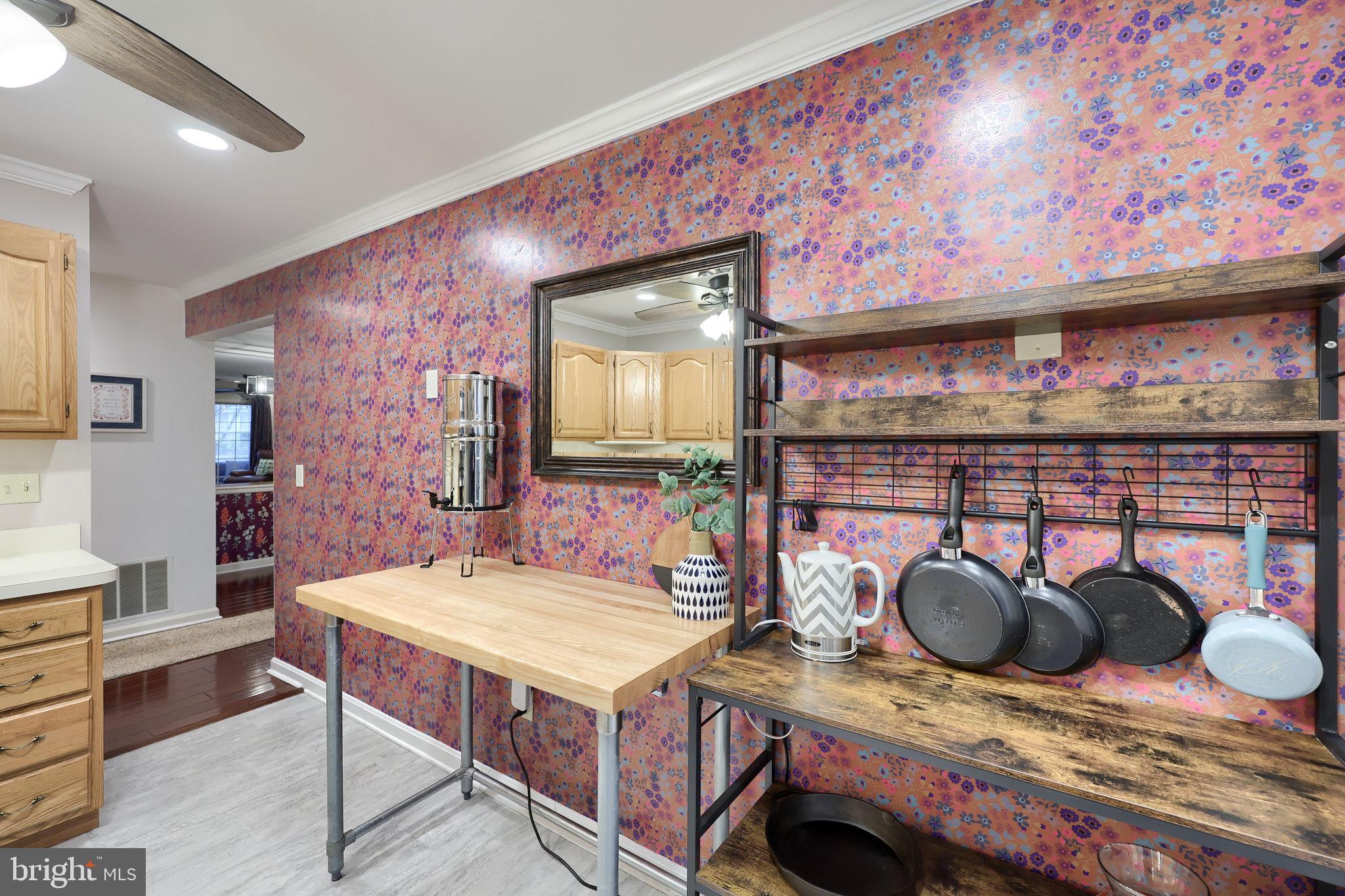 COUNTRY PLACE - Residential