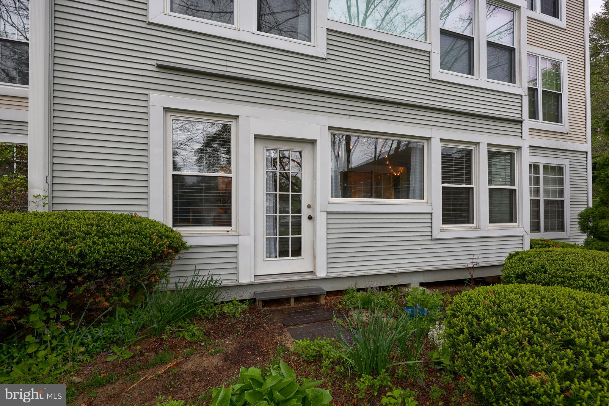 COUNTRY PLACE - Residential