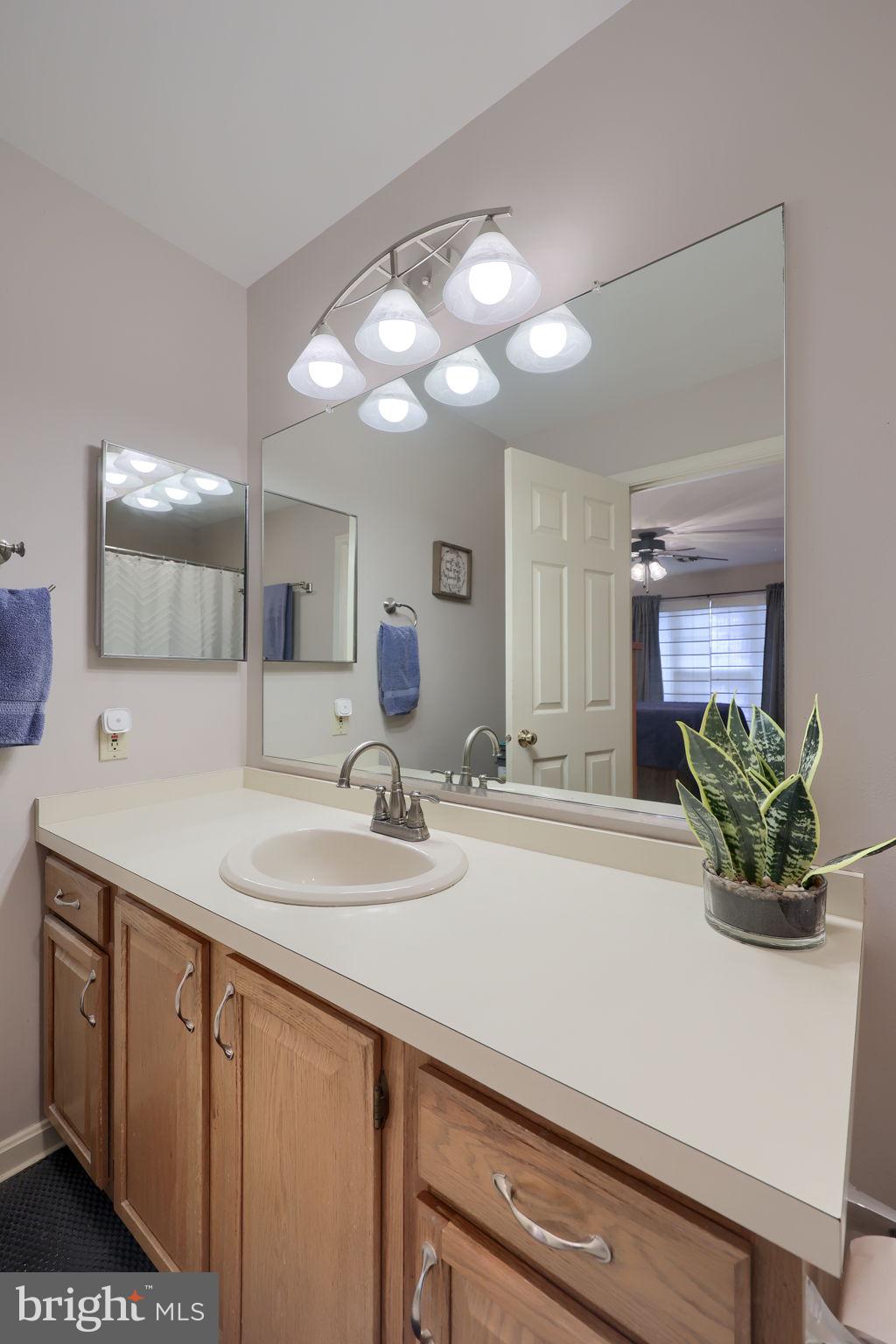 COUNTRY PLACE - Residential