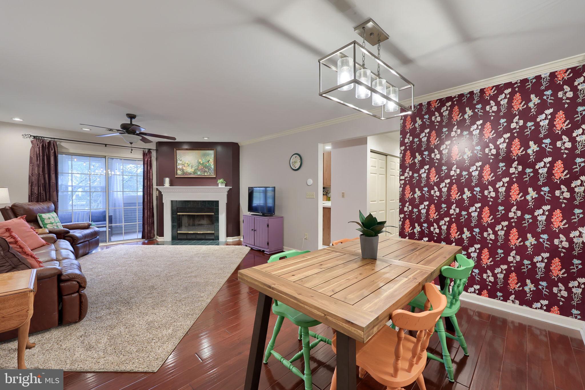 COUNTRY PLACE - Residential