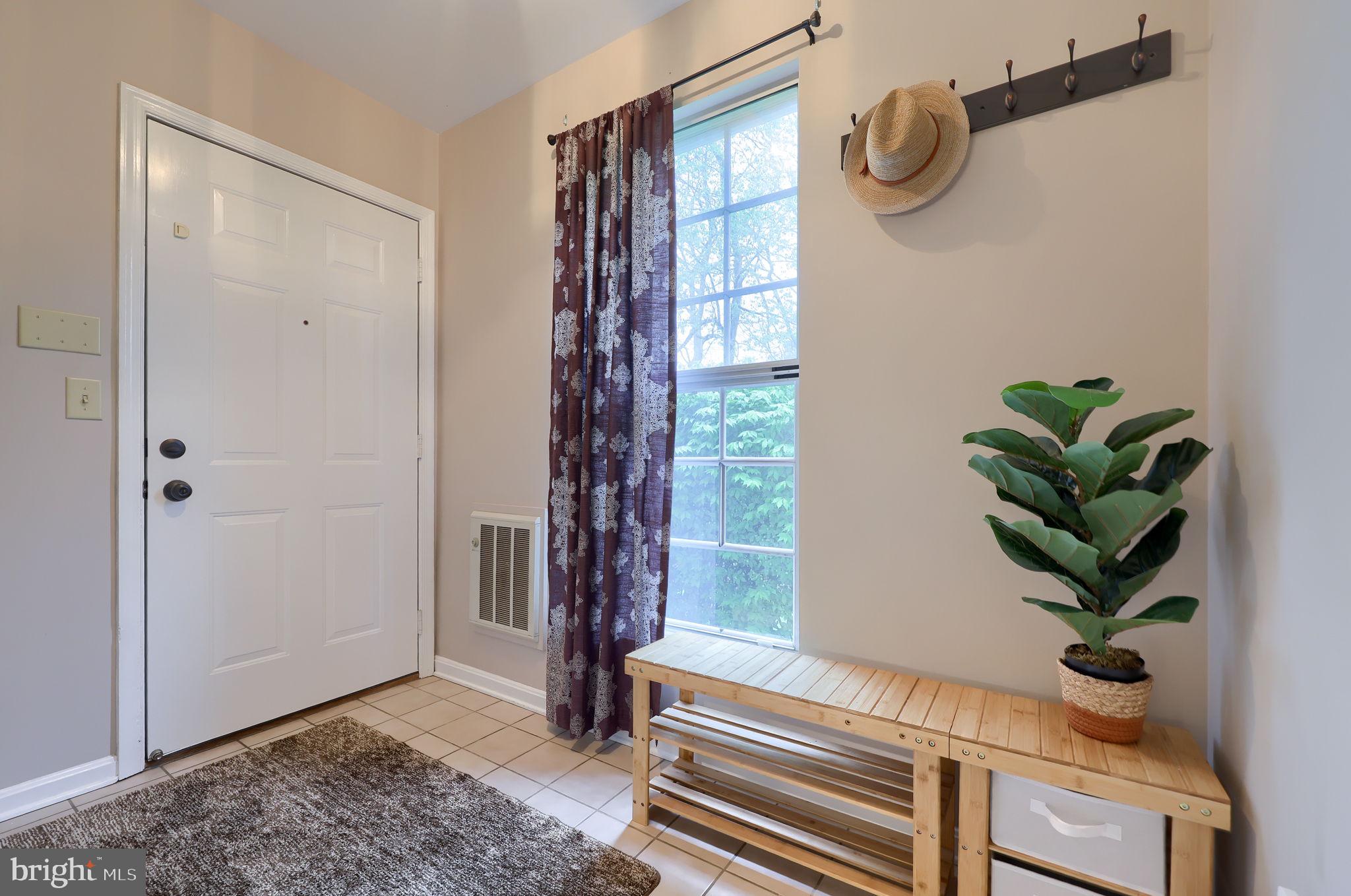 COUNTRY PLACE - Residential