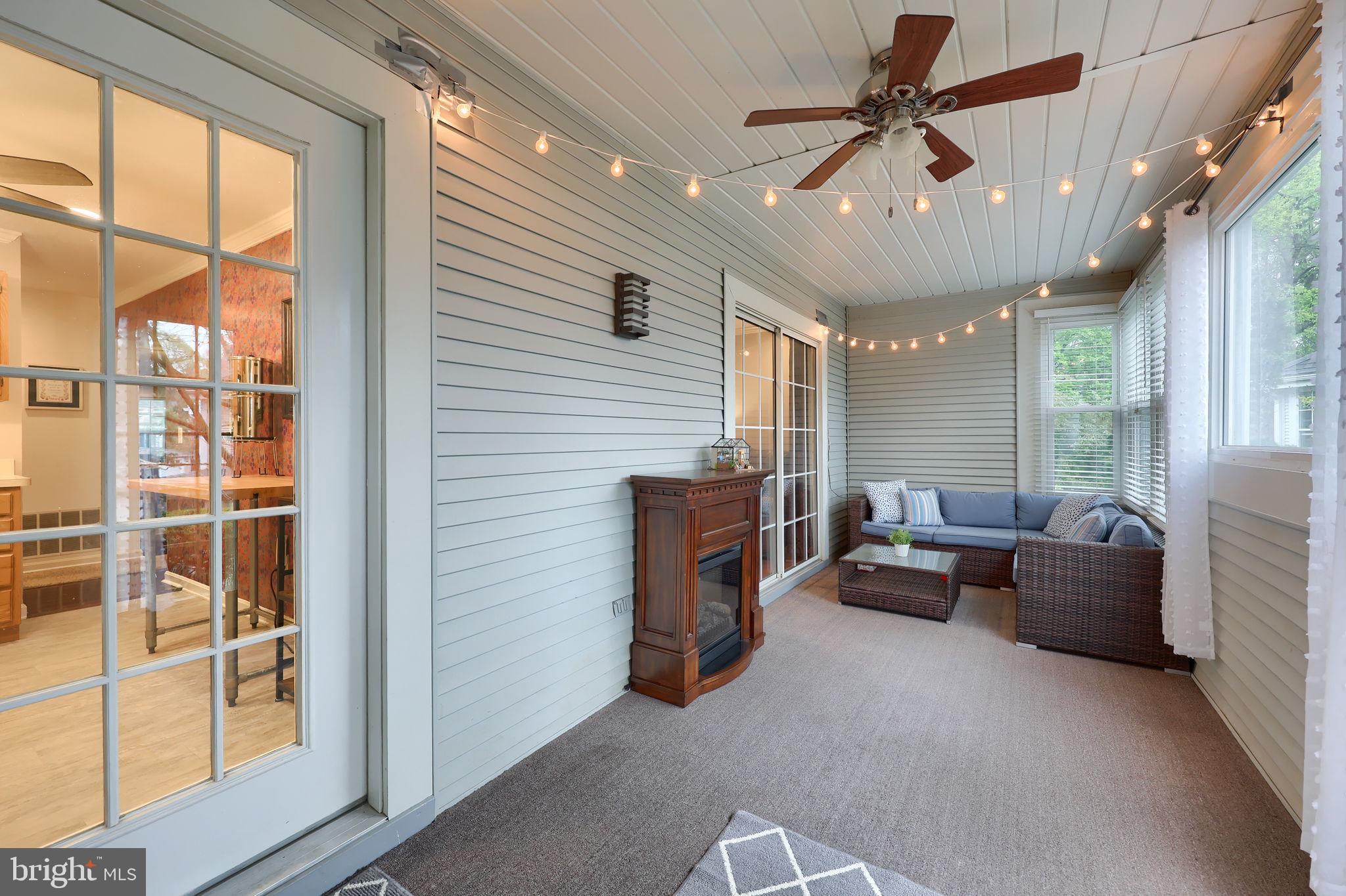 COUNTRY PLACE - Residential