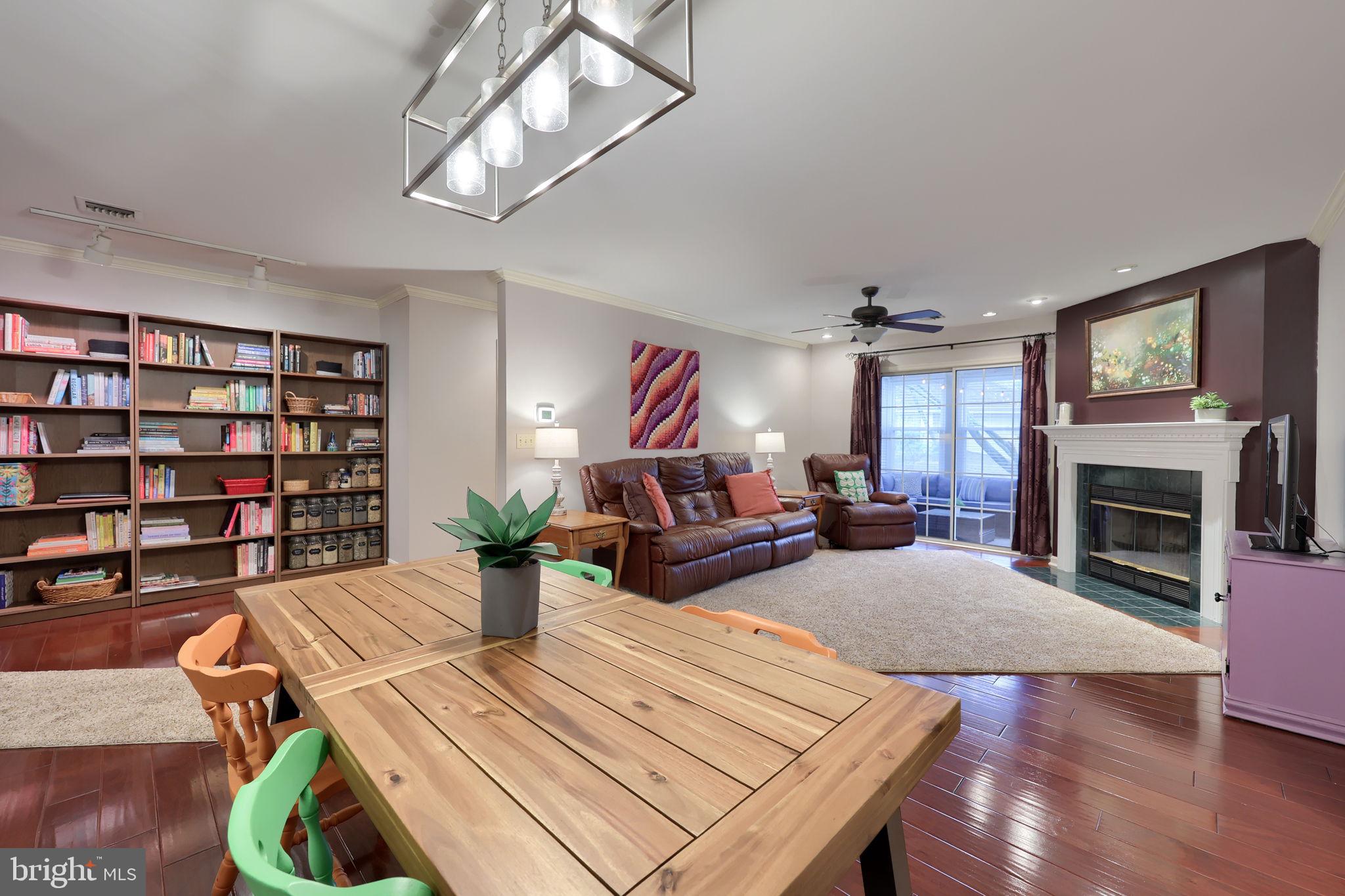 COUNTRY PLACE - Residential