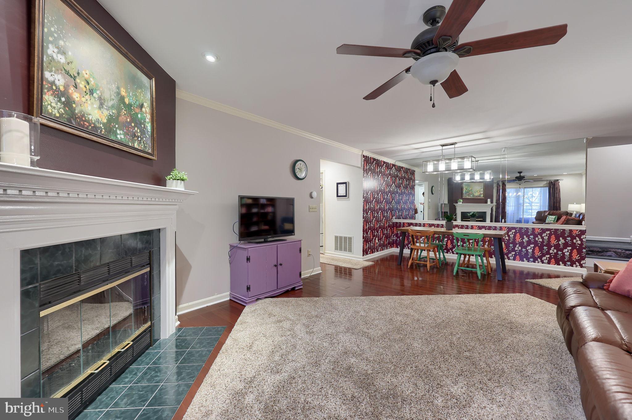 COUNTRY PLACE - Residential