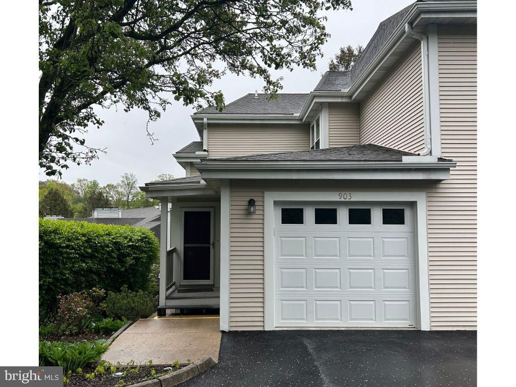 Photo of 903 Country Place Drive, LANCASTER, PA 17601 (MLS # PALA2086424)