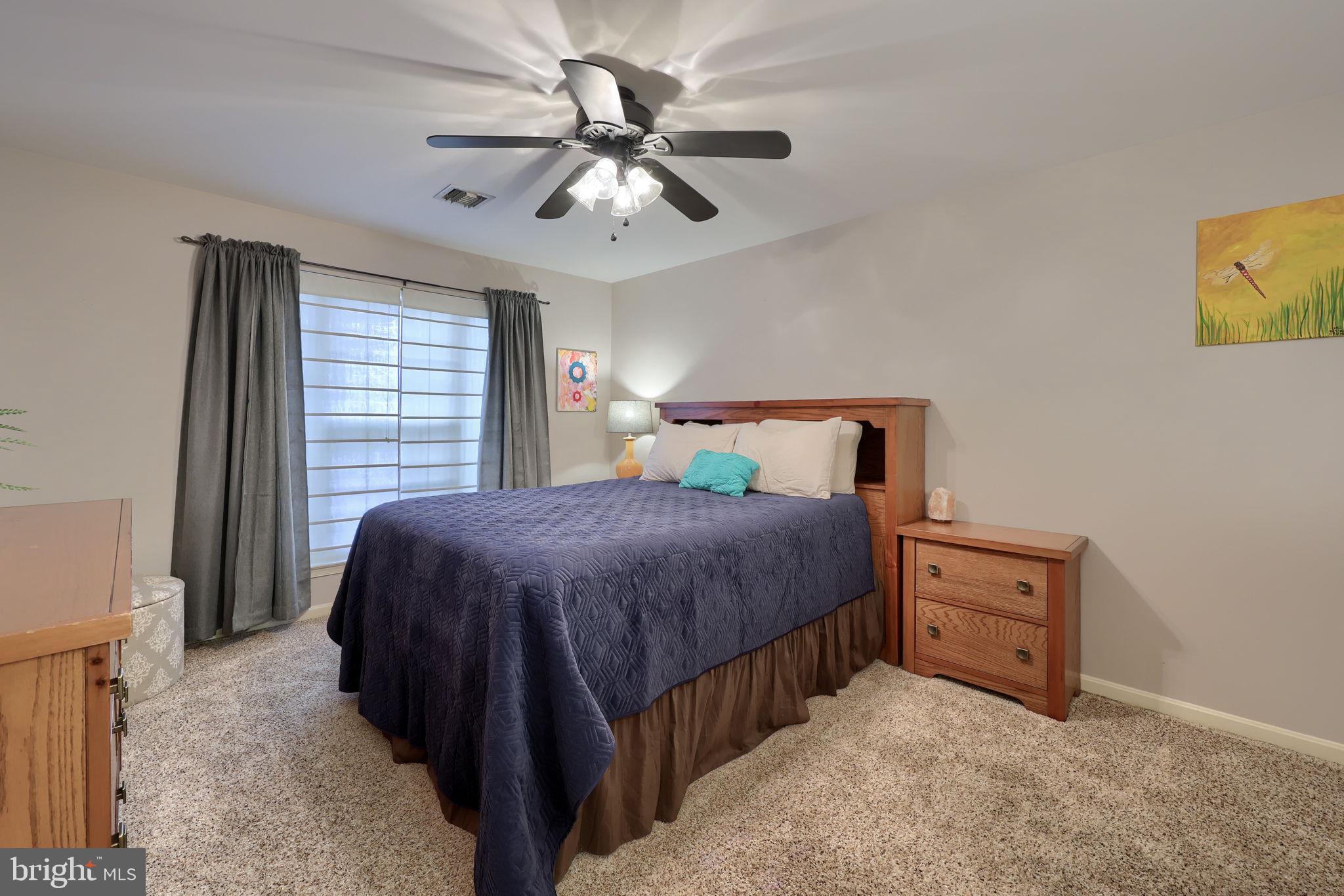 COUNTRY PLACE - Residential