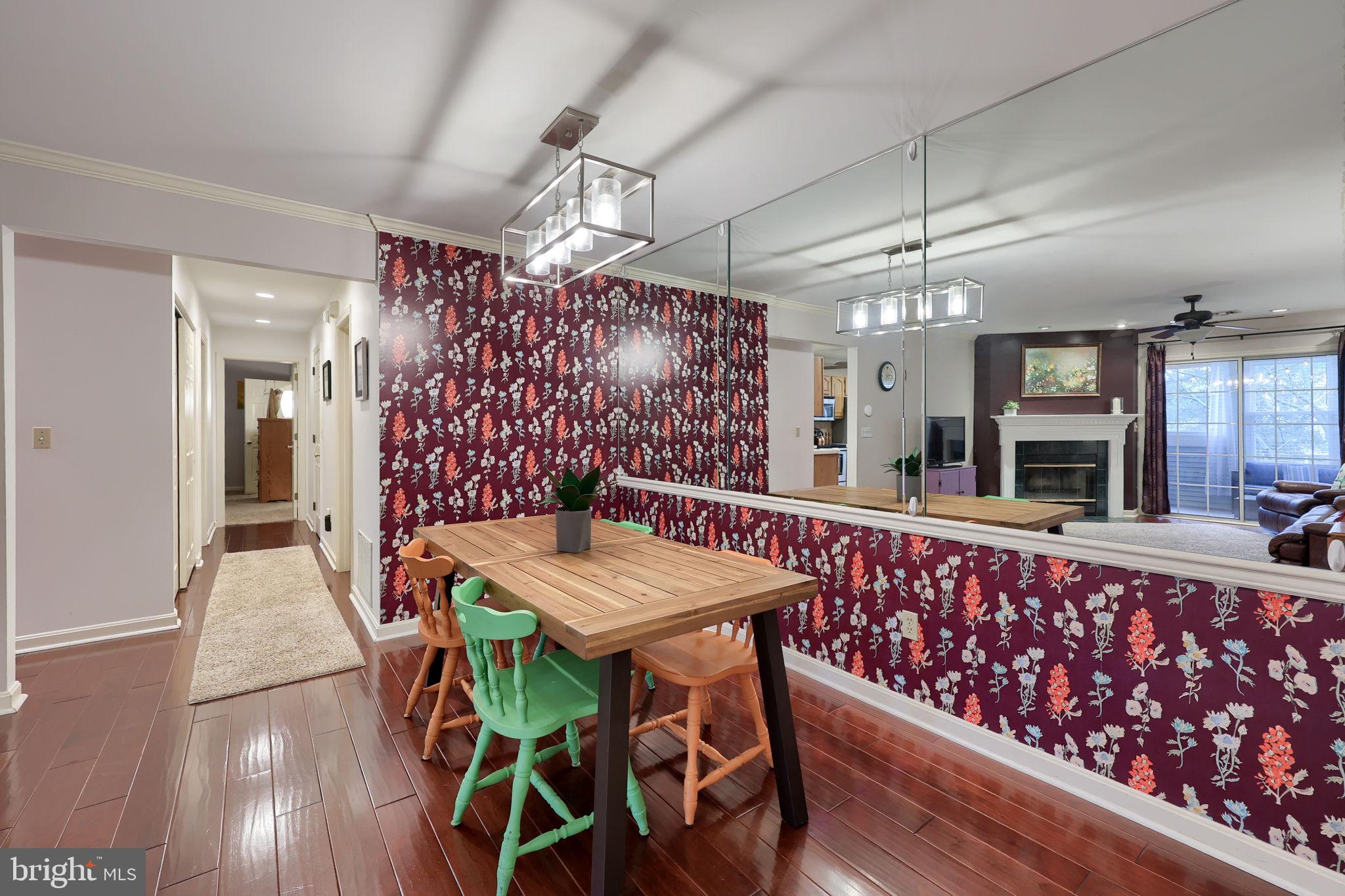 COUNTRY PLACE - Residential