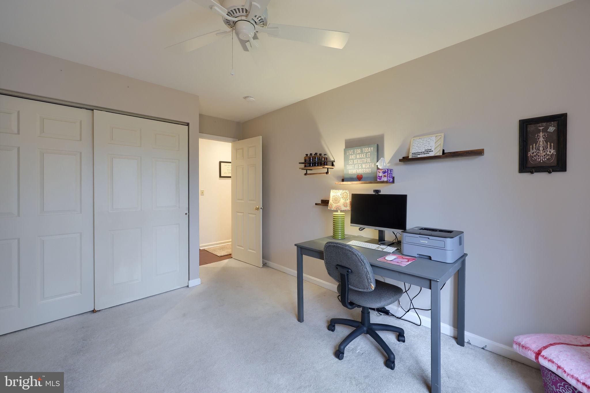 COUNTRY PLACE - Residential