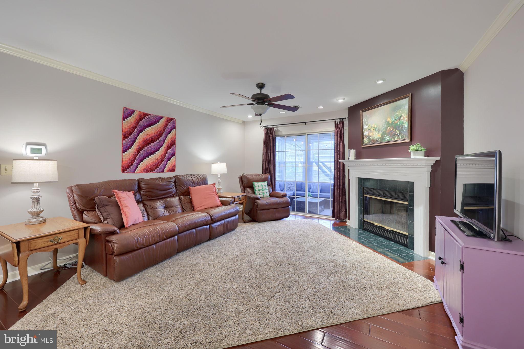 COUNTRY PLACE - Residential