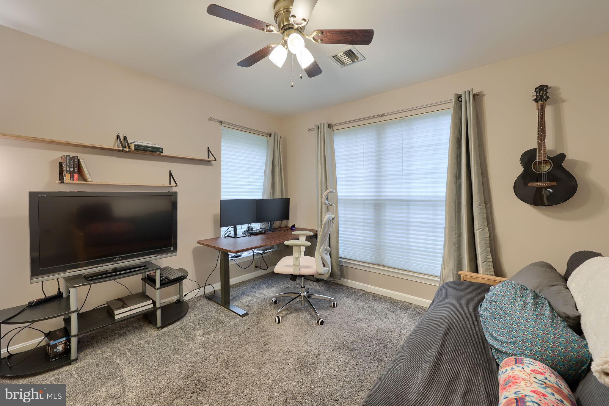 COUNTRY PLACE - Residential