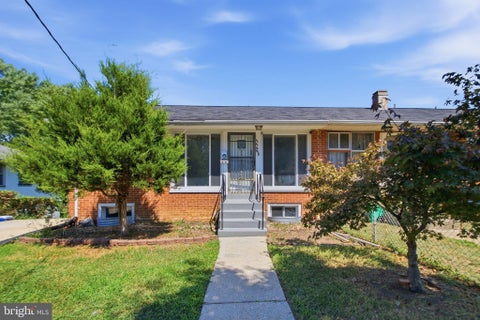 Townhouse For Sale - 7744 Bender Road<br/> LANDOVER, MD 20785