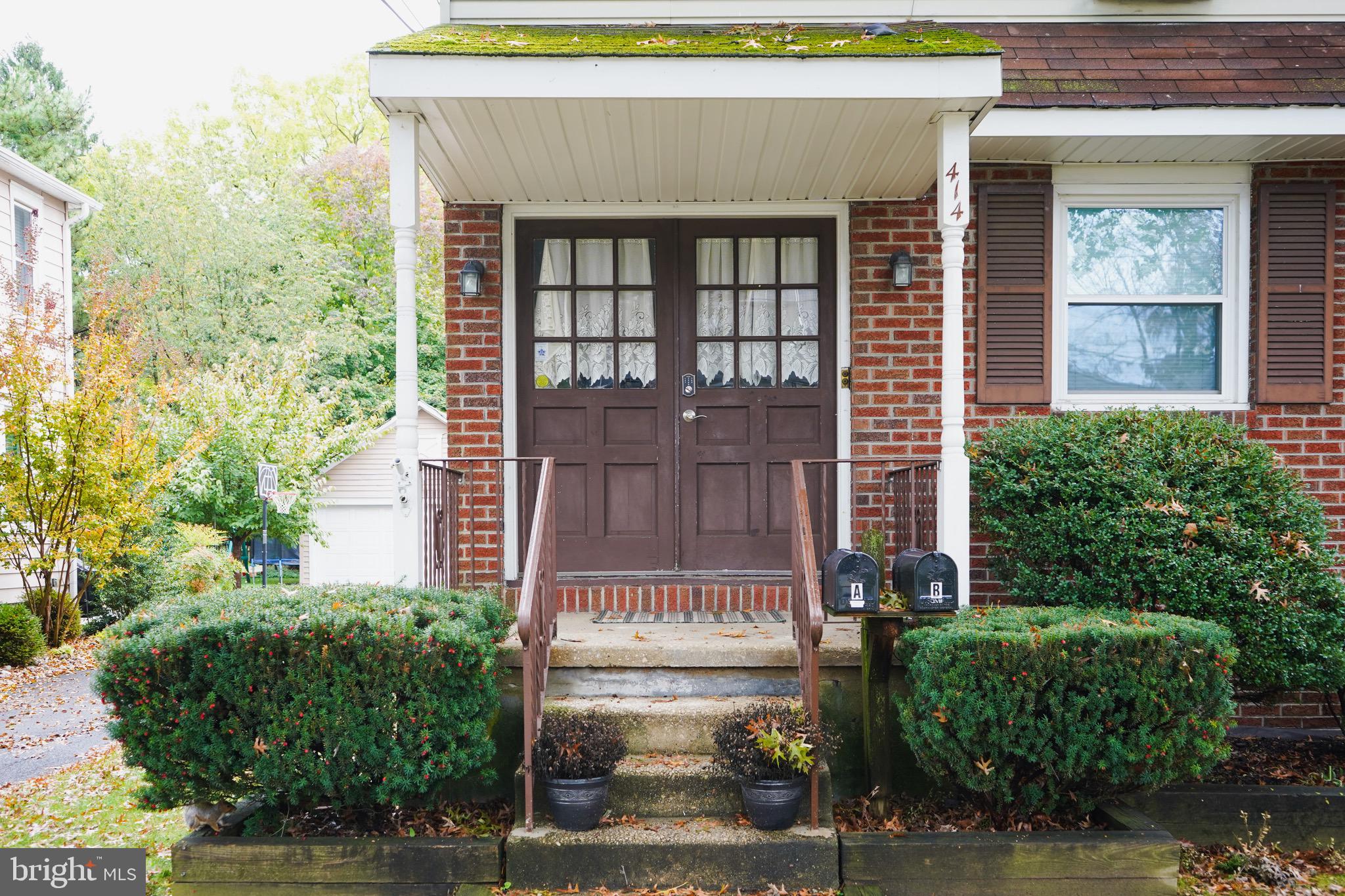 414 LEES AVENUE UNIT B