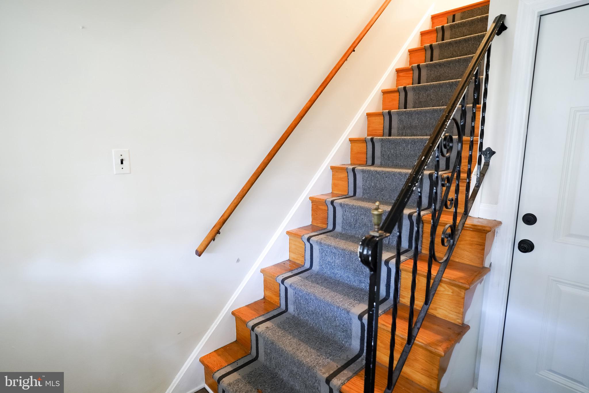 414 LEES AVENUE UNIT B