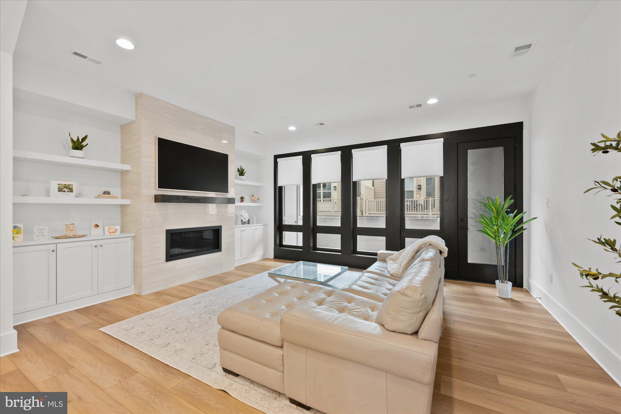 THE GROVE - Residential