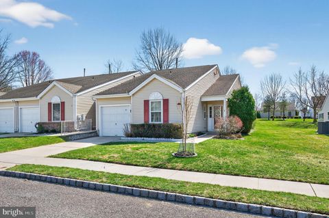 Townhouse For Sale - 12 Yarrow Place<br/> MOUNT LAUREL, NJ 08054