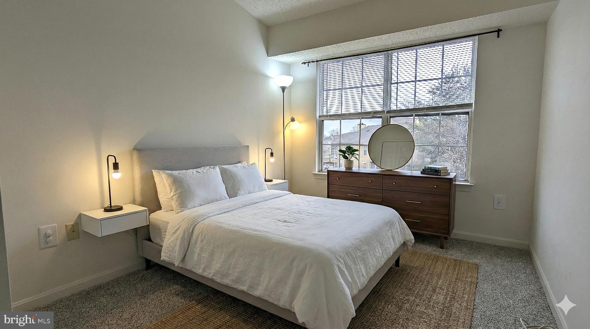 LIFESTYLE AT SULLY STATION - Residential