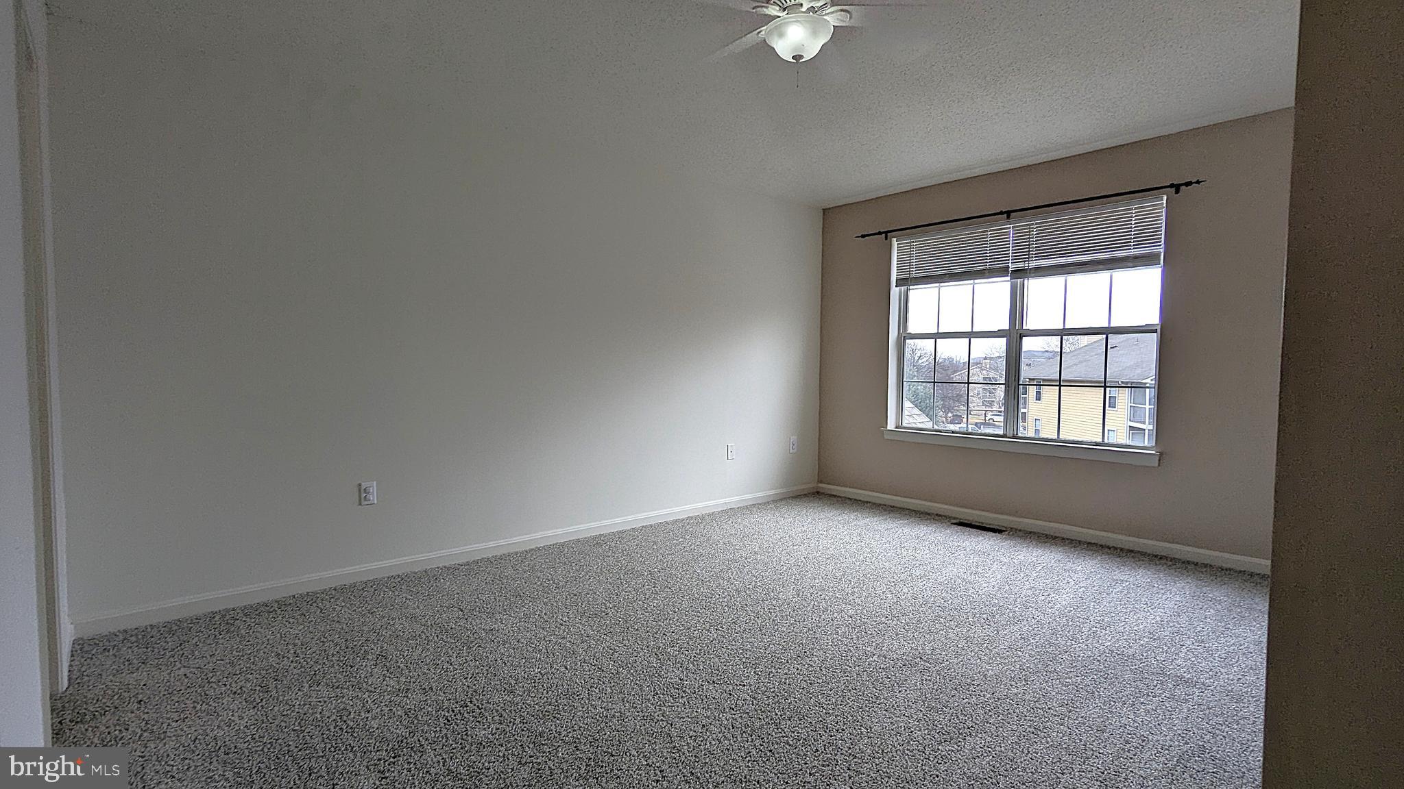 LIFESTYLE AT SULLY STATION - Residential