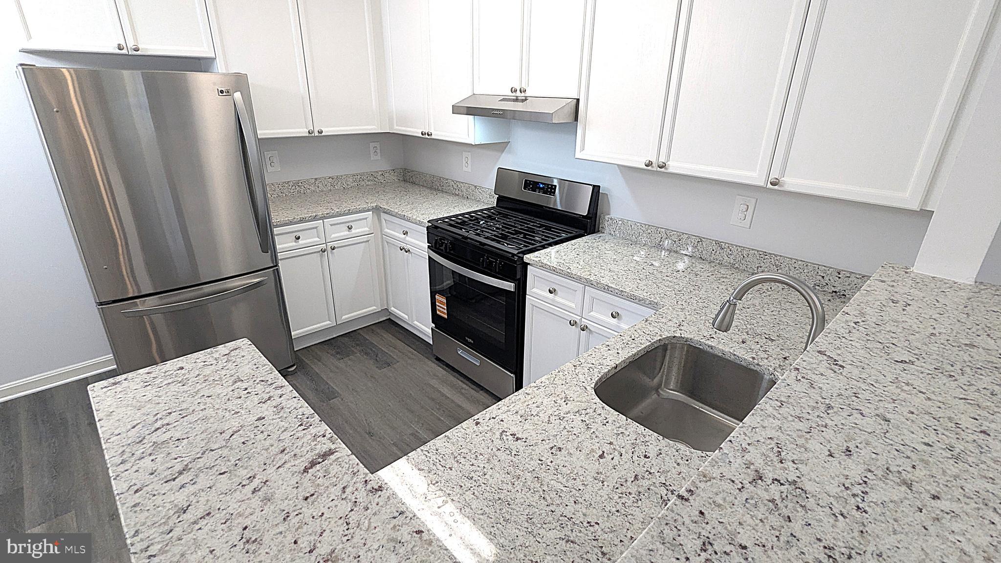 LIFESTYLE AT SULLY STATION - Residential