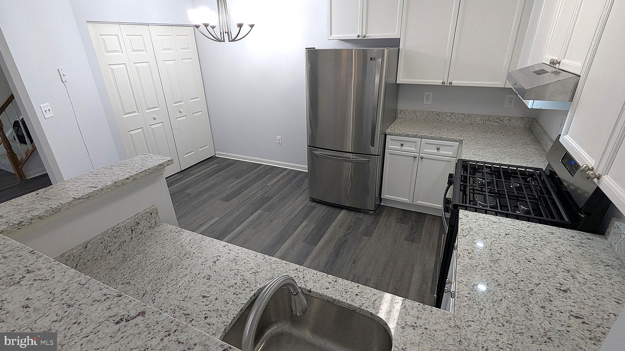 LIFESTYLE AT SULLY STATION - Residential