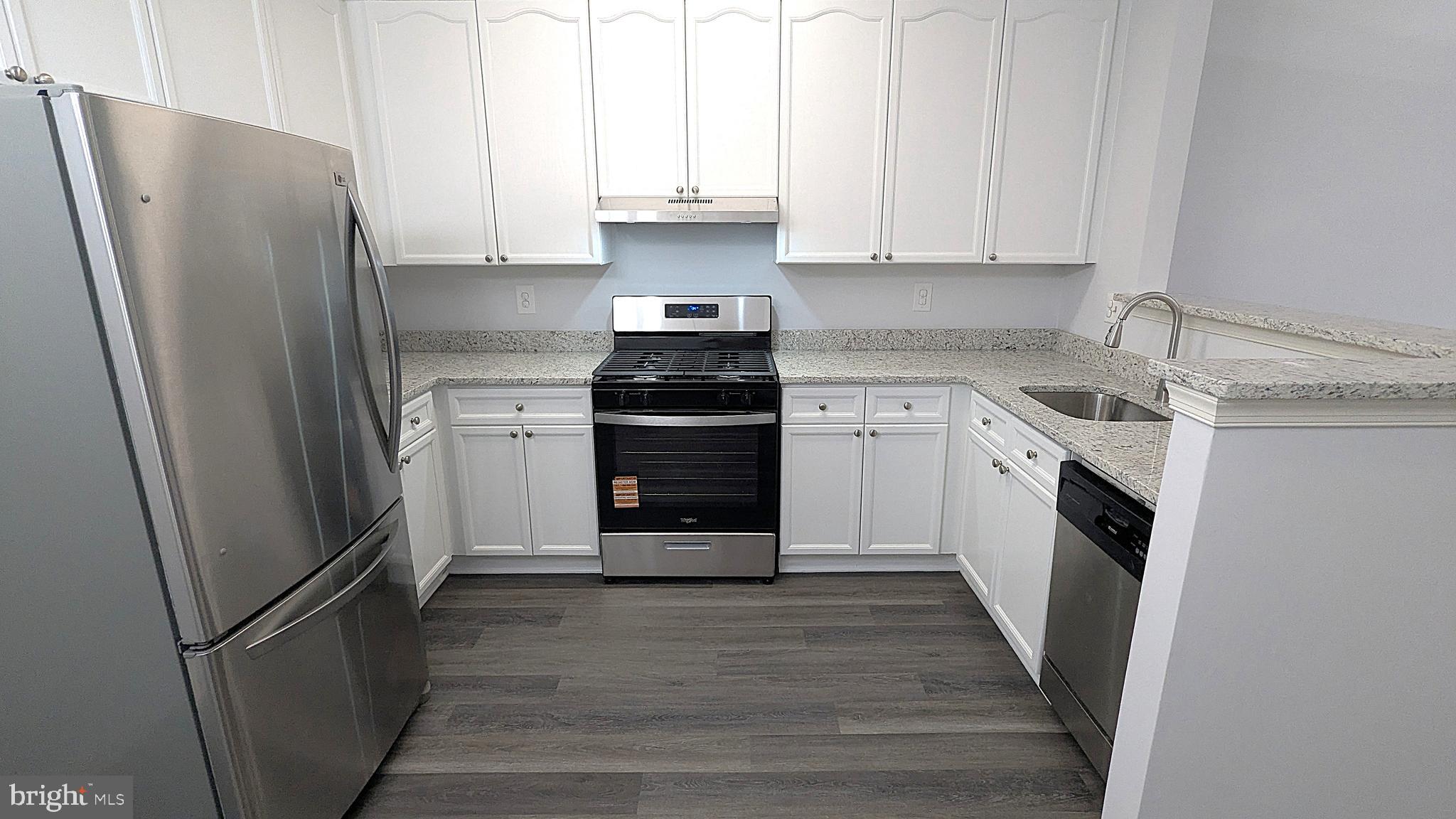 LIFESTYLE AT SULLY STATION - Residential