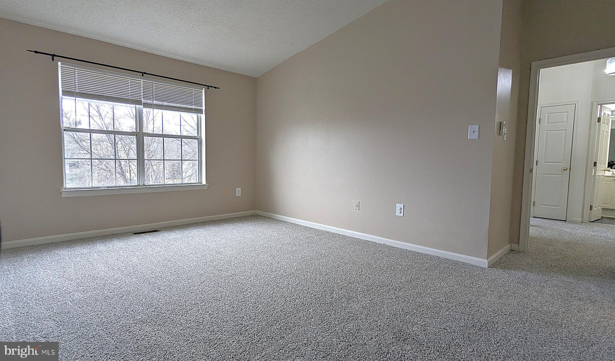 LIFESTYLE AT SULLY STATION - Residential