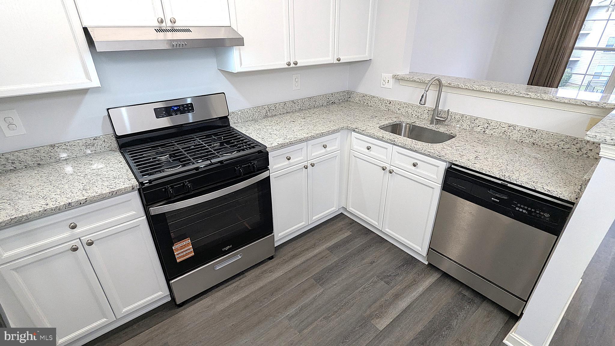 LIFESTYLE AT SULLY STATION - Residential