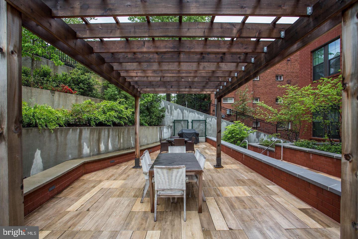 KEY AND NASH - Residential Lease