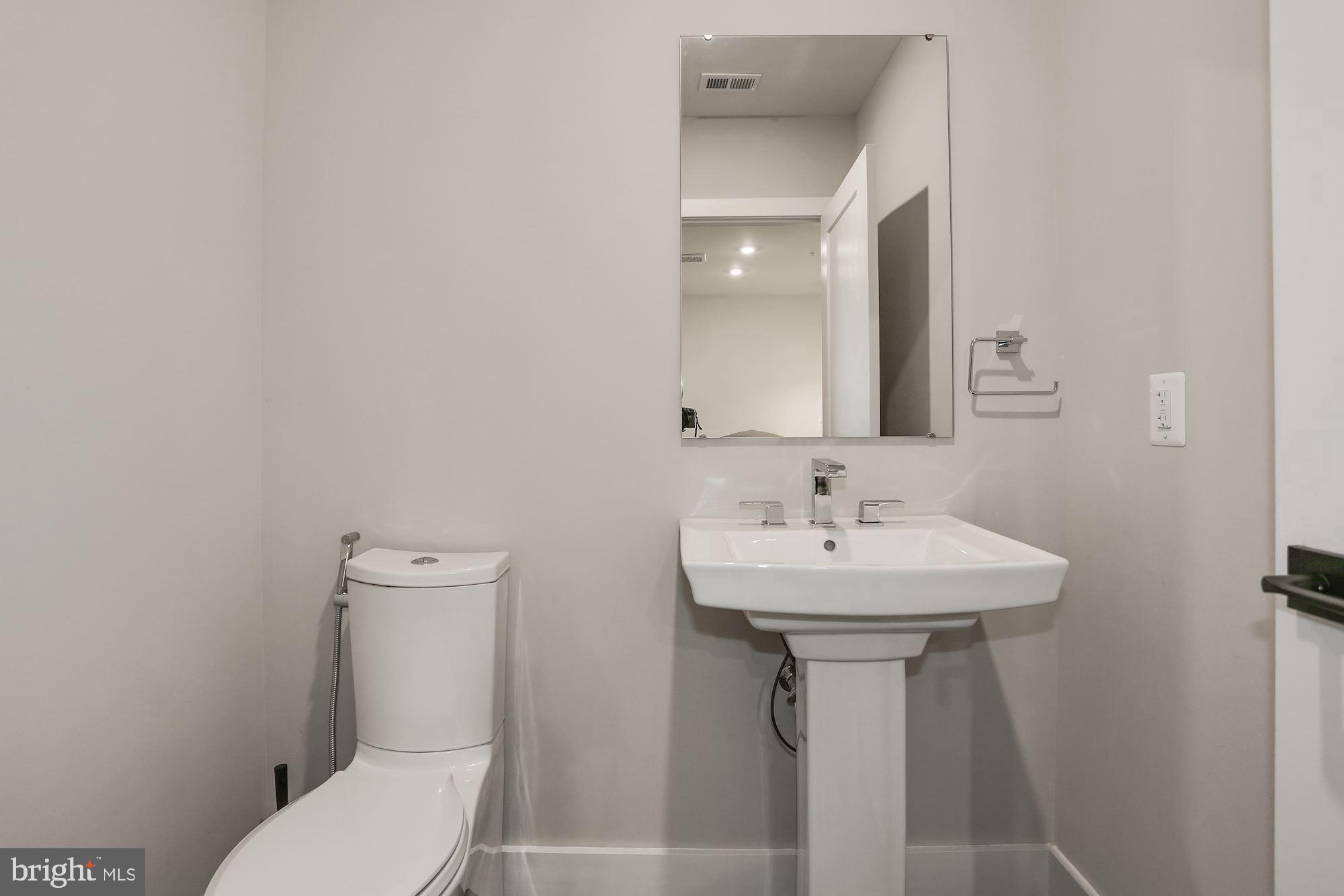 KEY AND NASH - Residential Lease