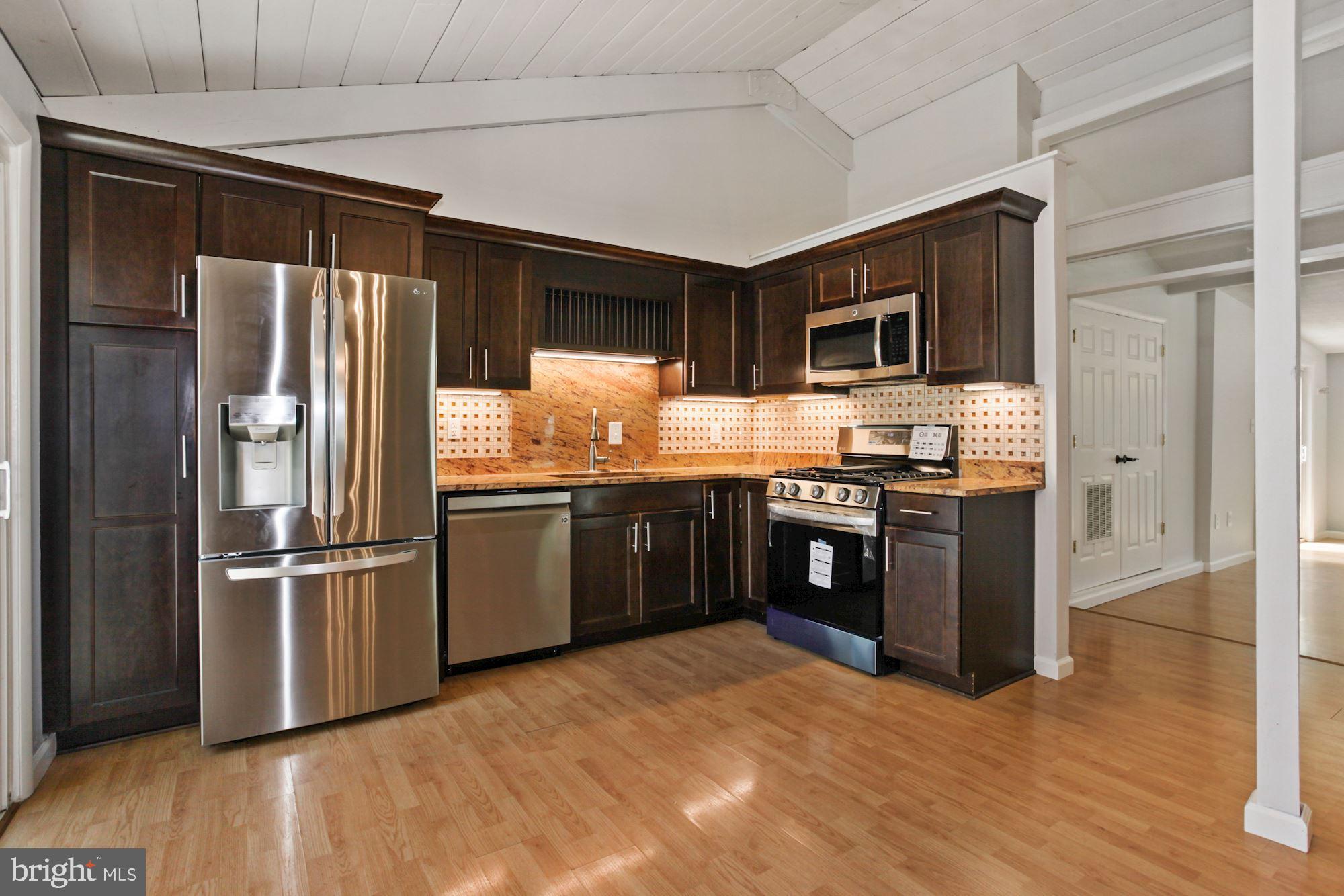 LAKE RIDGE - Residential